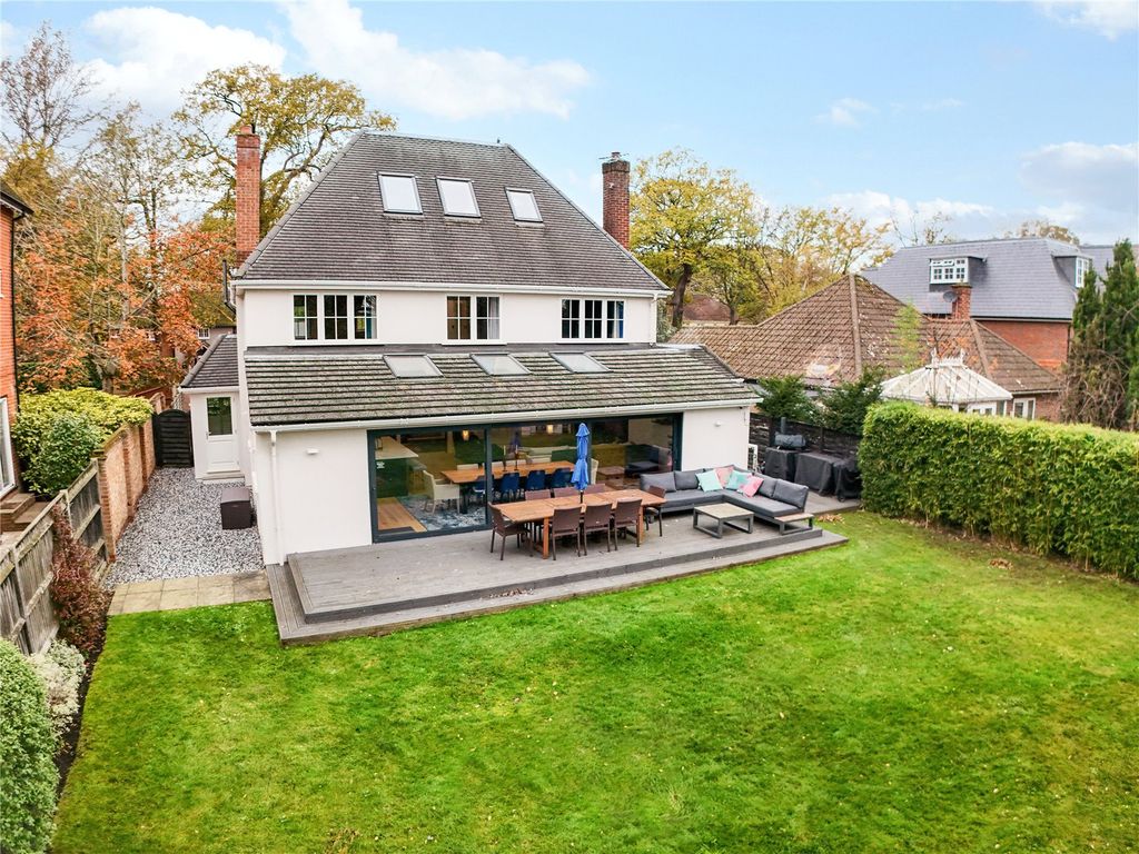 Property photo 2 of 17 Picture No. 24