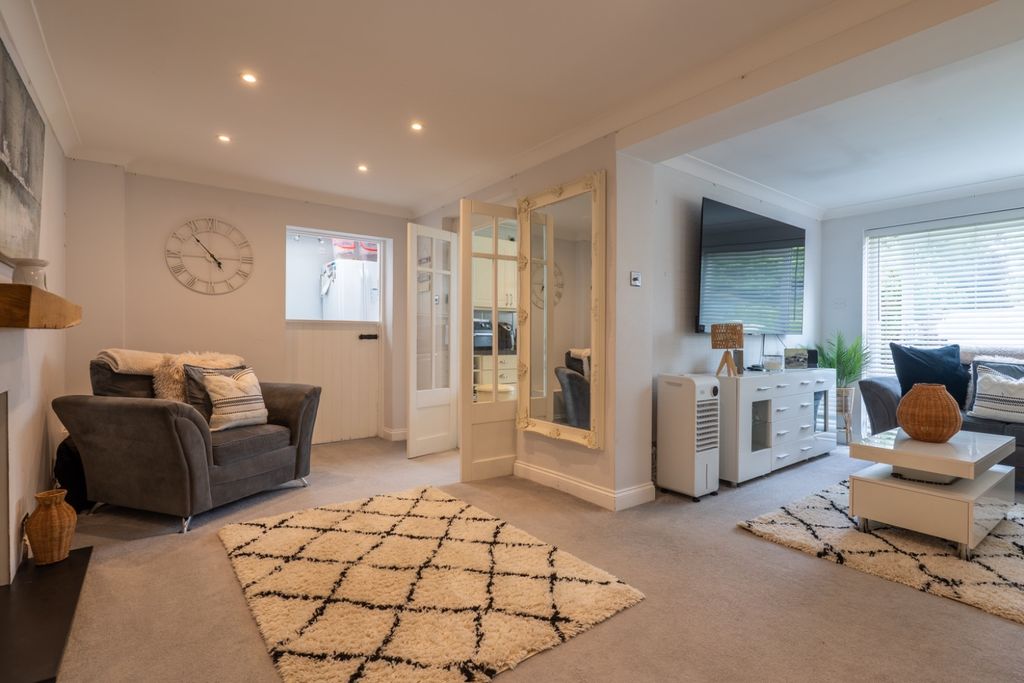 Property photo 2 of 25 5171643