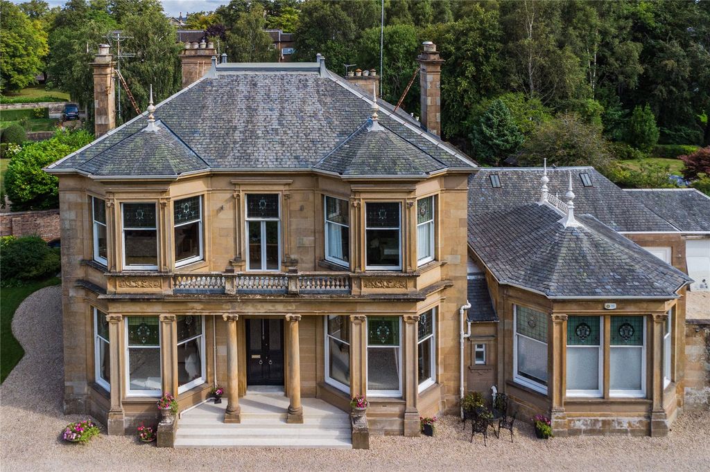 Property photo 2 of 29 Dalziel Drive