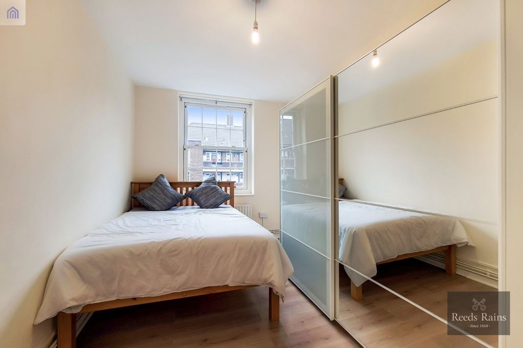 Property photo 3 of 10 Bedroom Two