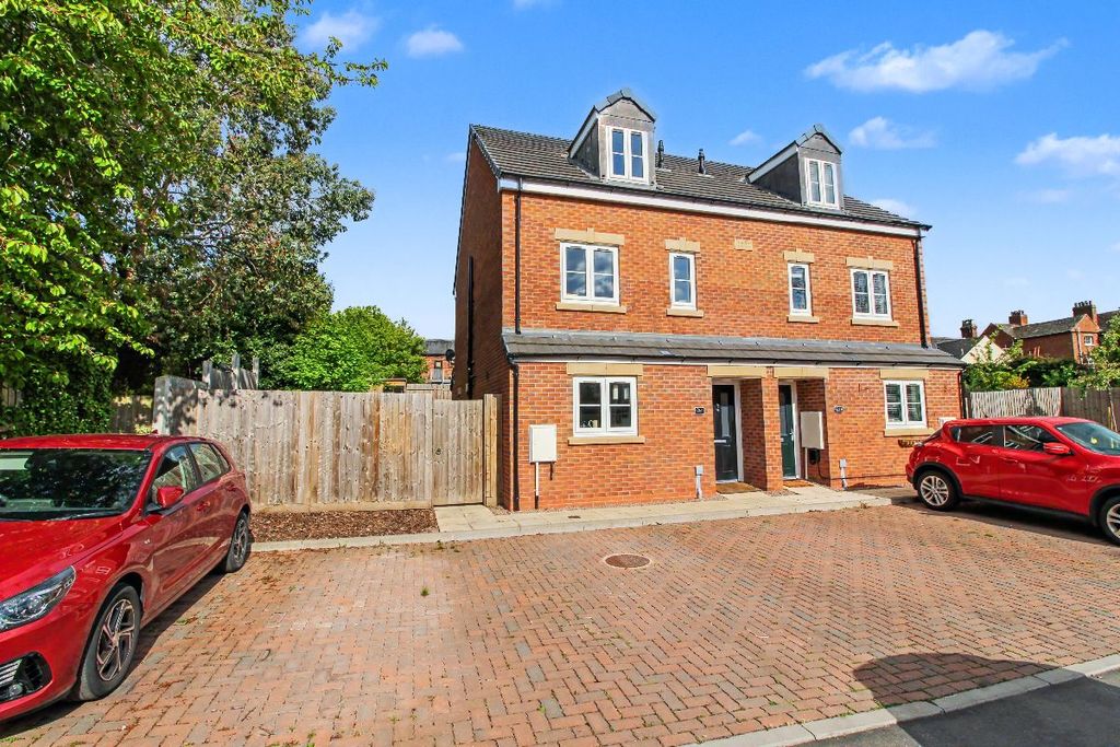 Property photo 1 of 23