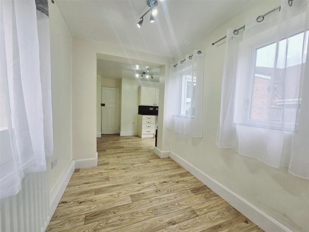 Property photo 3 of 11 Kitchen  Dining.Jpg
