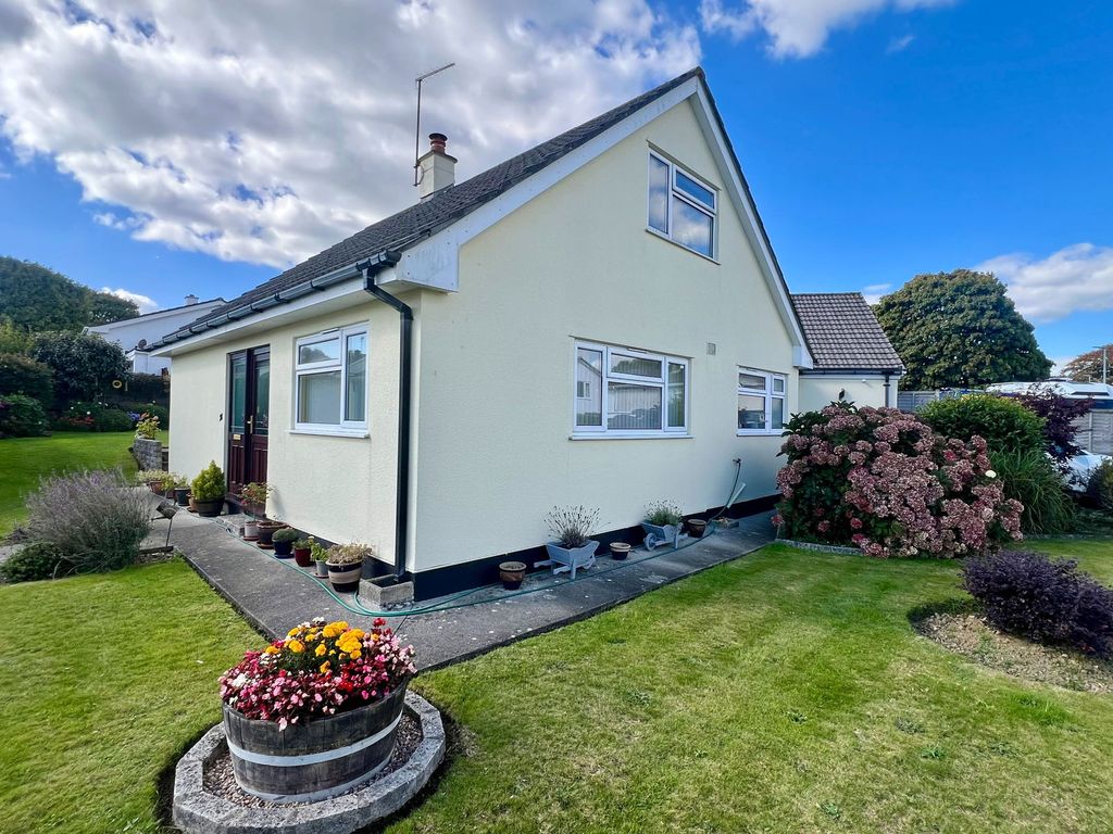 Property photo 2 of 25