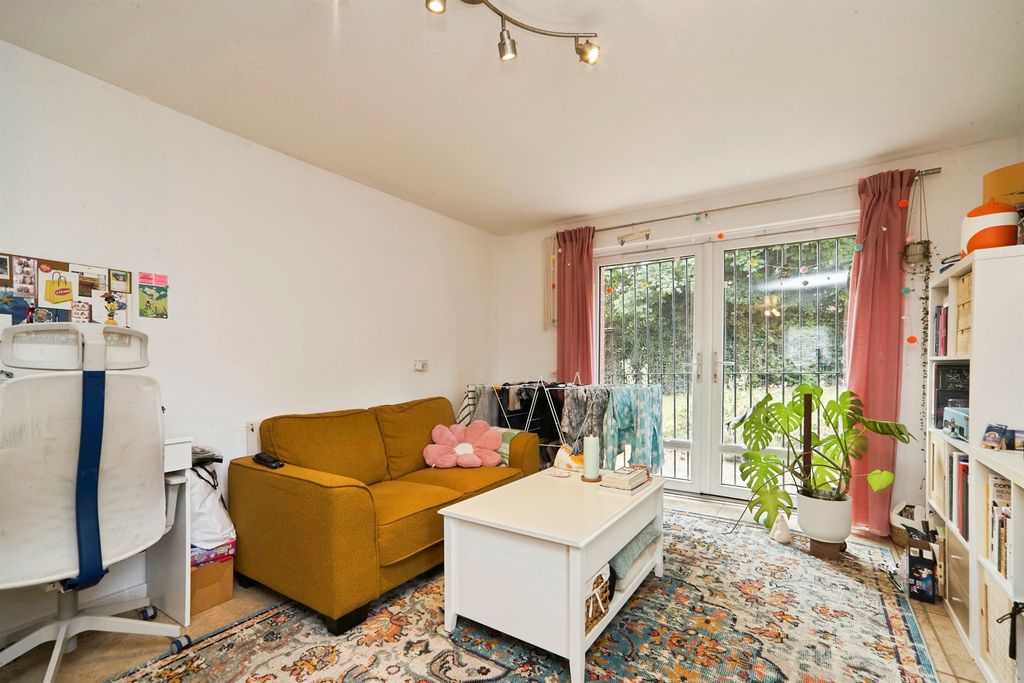 Property photo 3 of 8