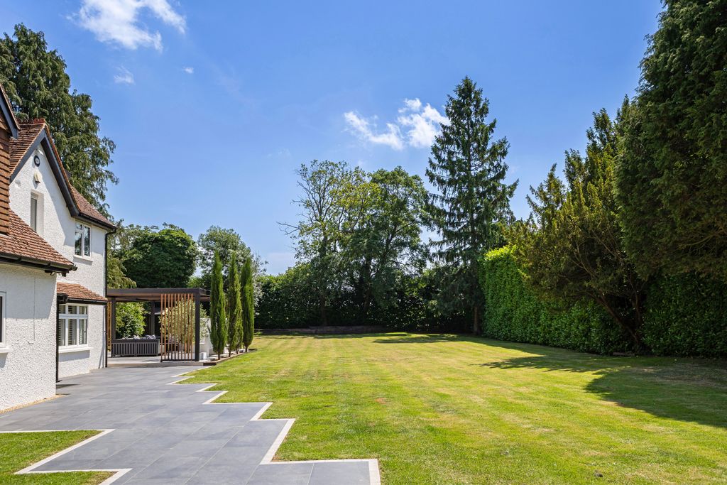Property photo 2 of 41
