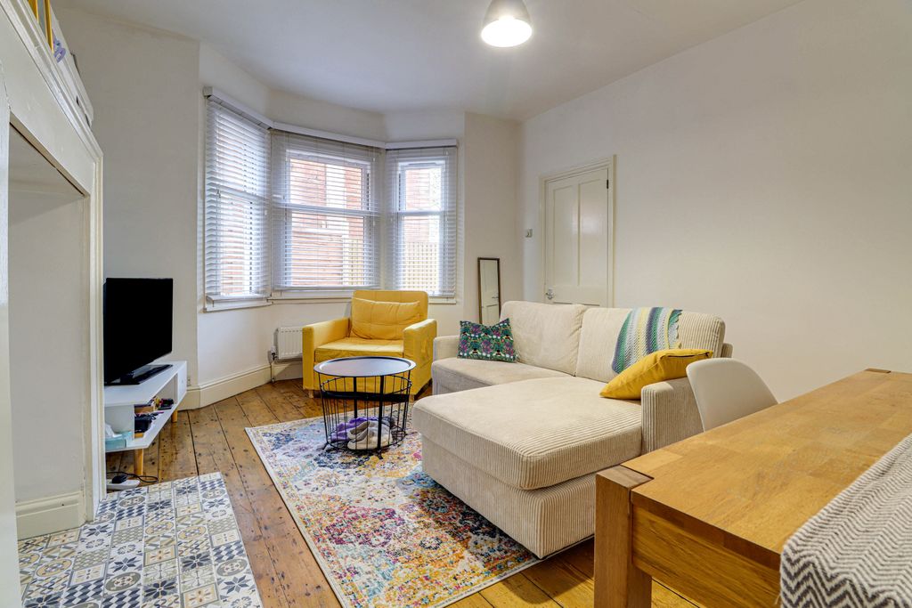 Property photo 2 of 11 2