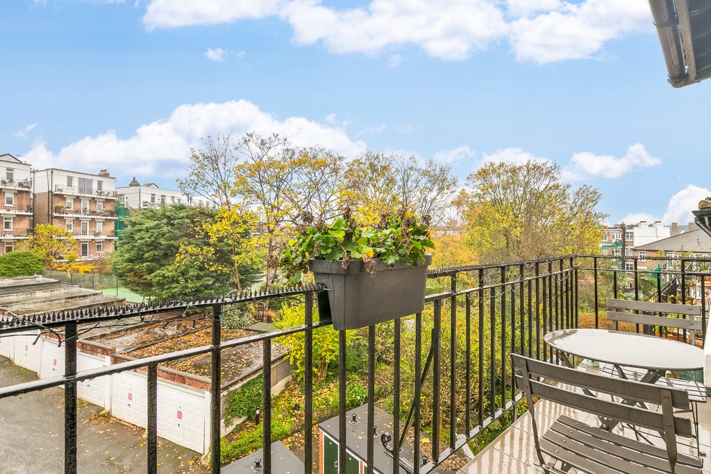 Property photo 2 of 21