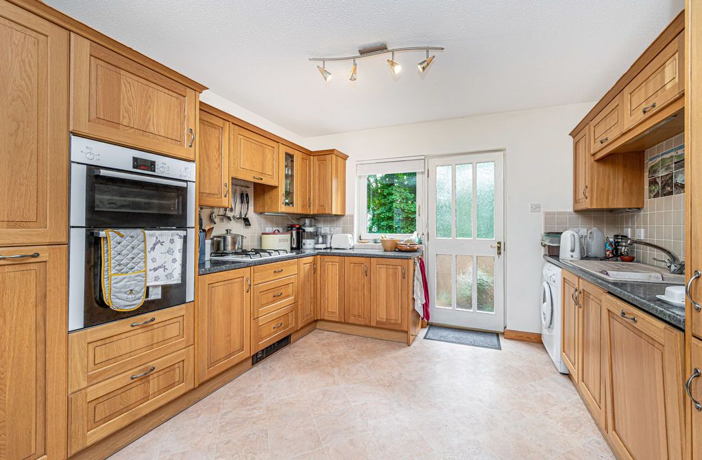 Property photo 2 of 33 Kitchen