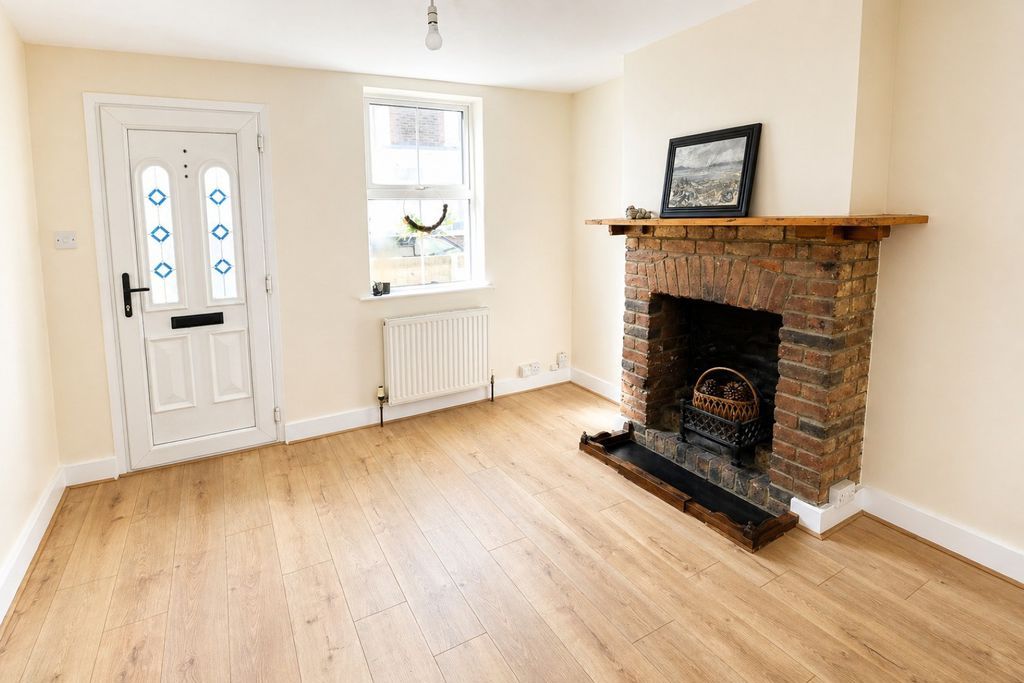 Property photo 3 of 16 Photo 11
