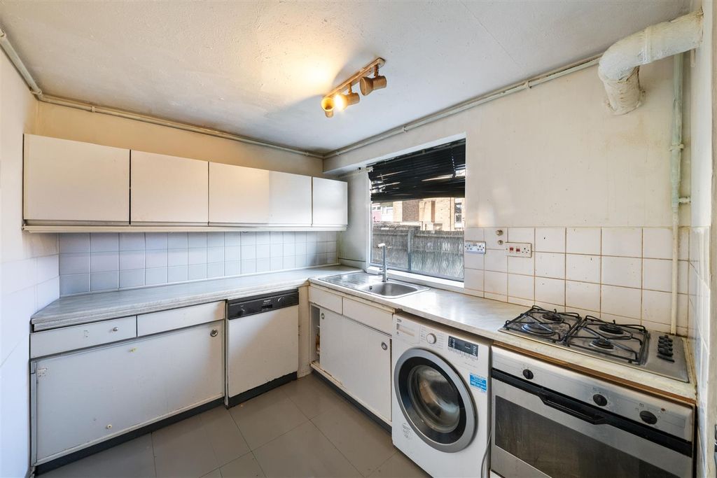 Property photo 3 of 12 3