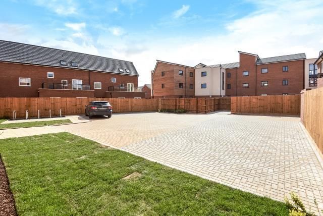 Property photo 2 of 8 Car Park