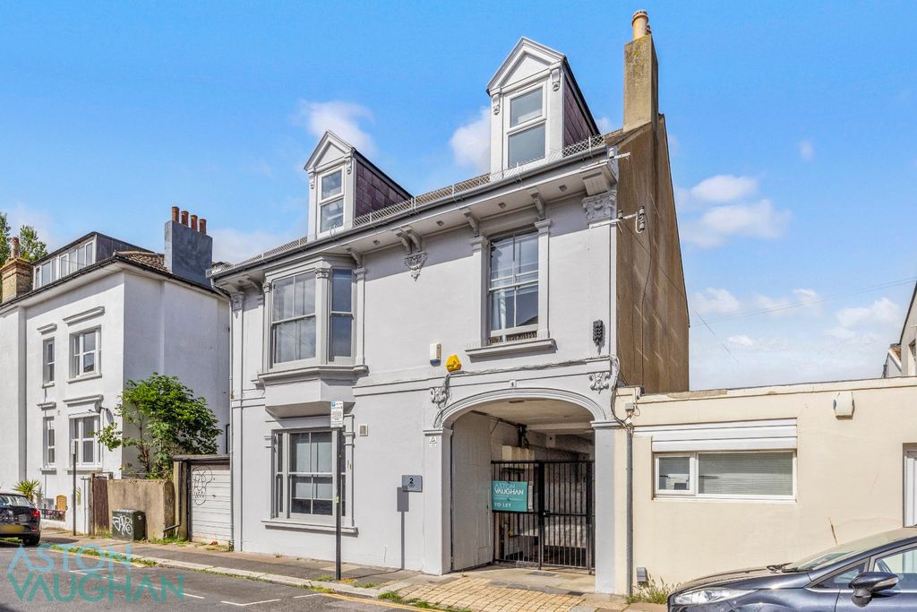 Property photo 2 of 10 4700441