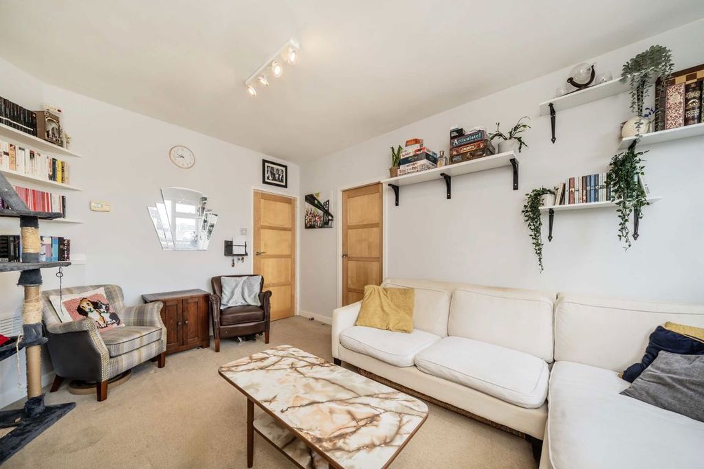 Property photo 3 of 8