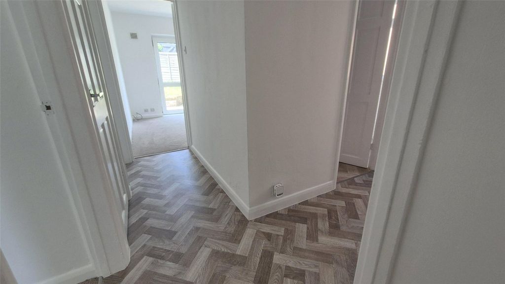 Property photo 3 of 12 Picture No. 02