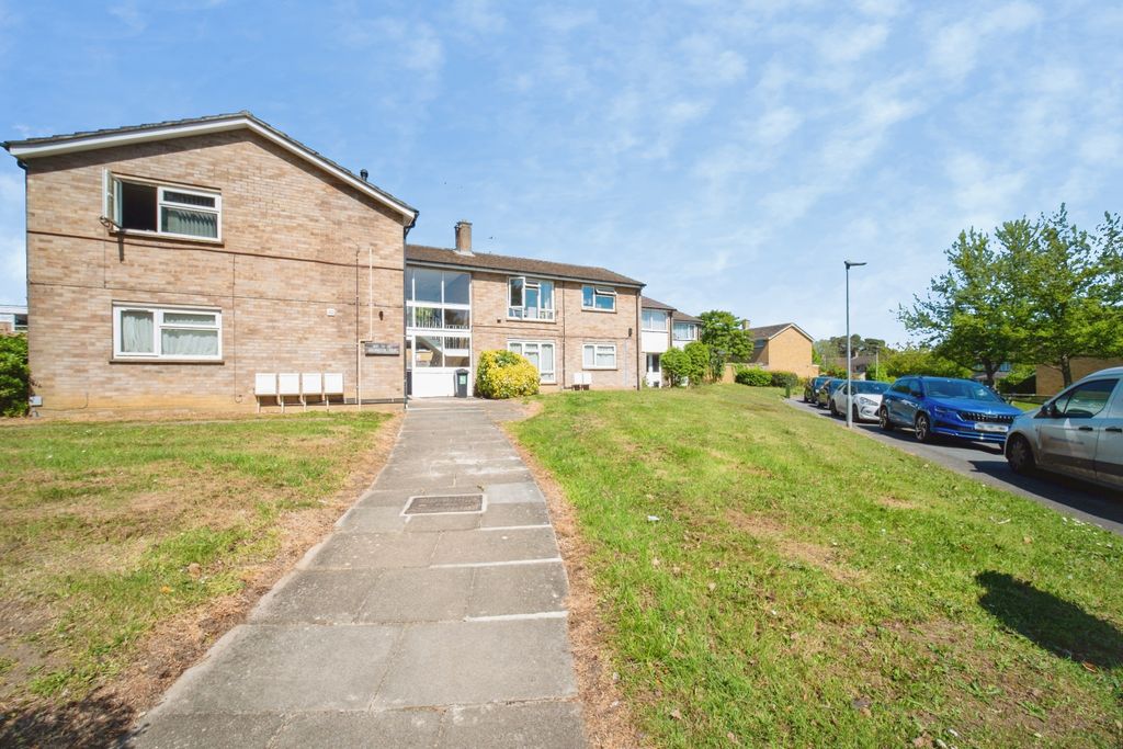 Property photo 2 of 8