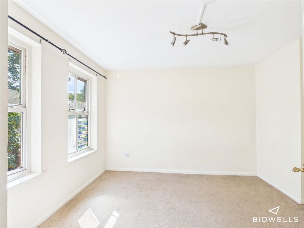 Property photo 3 of 5 Picture No. 05