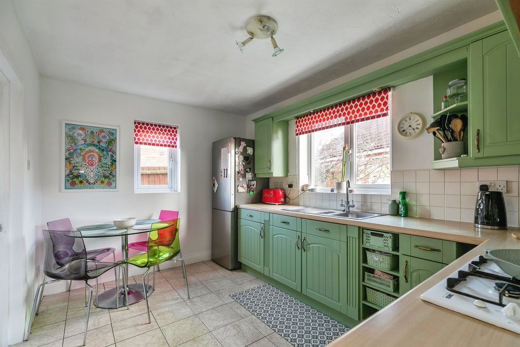 Property photo 3 of 17