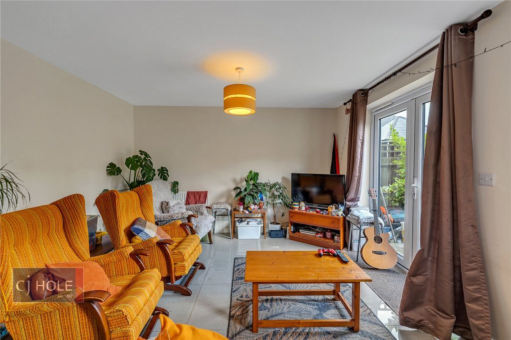 Property photo 2 of 17 Picture No. 23