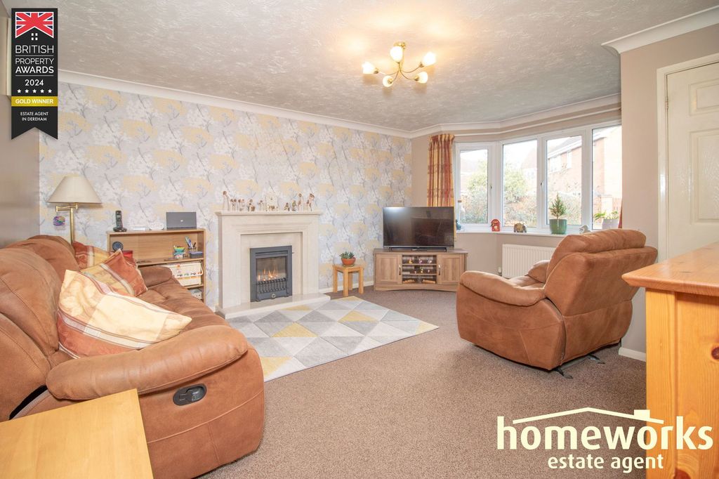Property photo 3 of 17