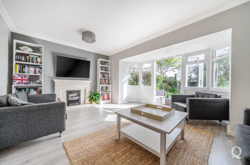 Property photo 3 of 24 92Fd6E63-0Cec-48A...