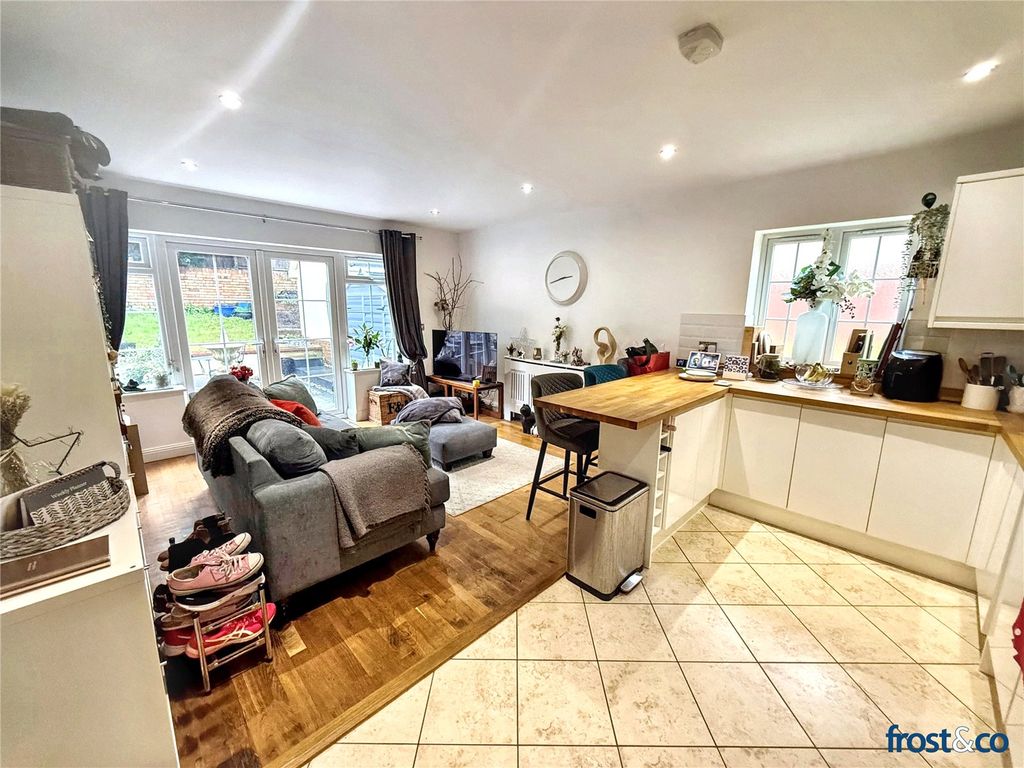 Property photo 3 of 10 Picture No. 06