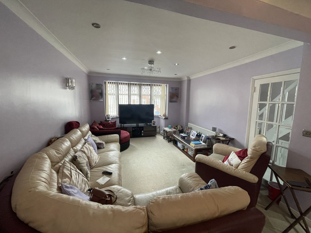 Property photo 3 of 9 Reception Area