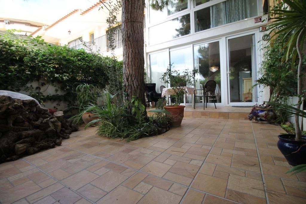 Property photo 2 of 49