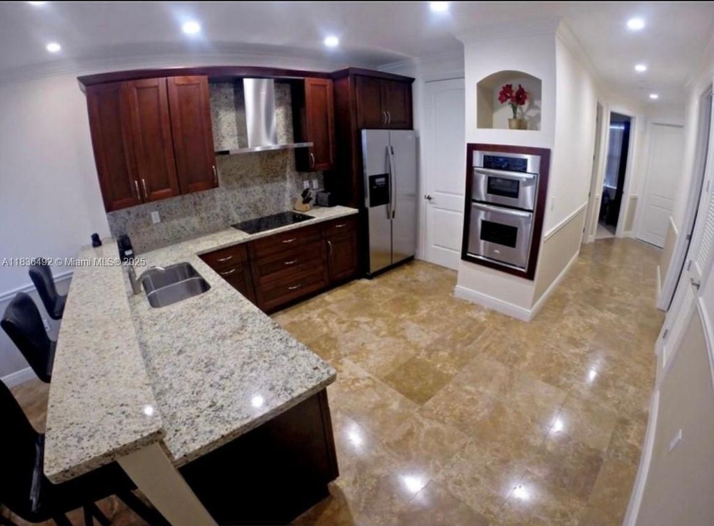 Property photo 3 of 8 <Alttext/>