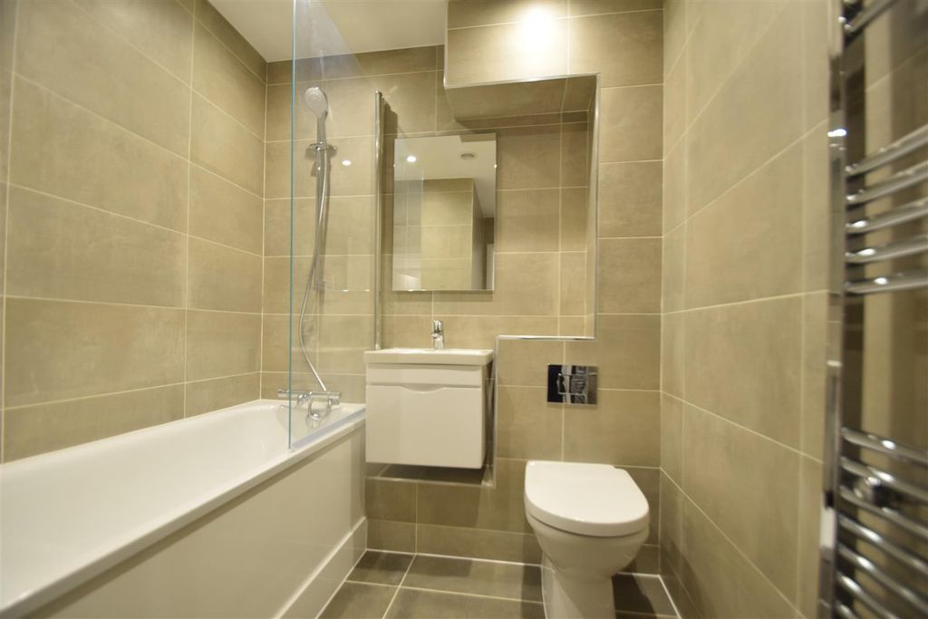 Property photo 3 of 5 Bathroom