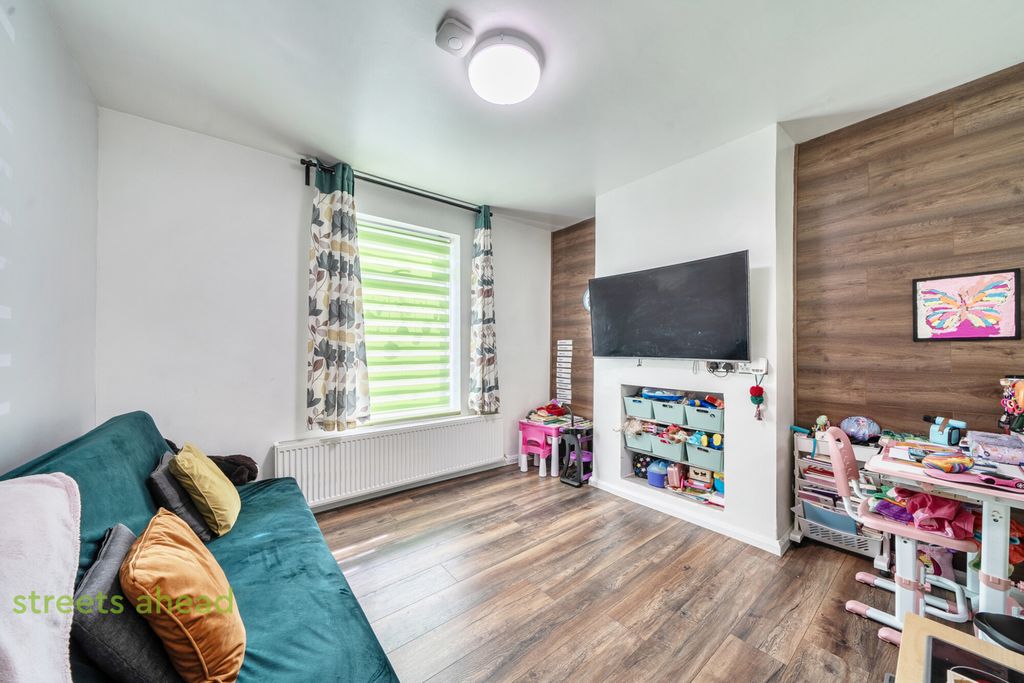 Property photo 2 of 13 c2Caa3c2-E63F-498...