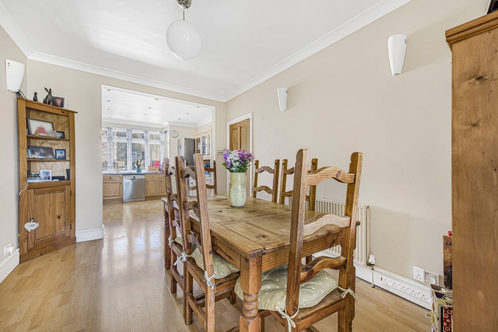 Property photo 3 of 26 Picture No. 11