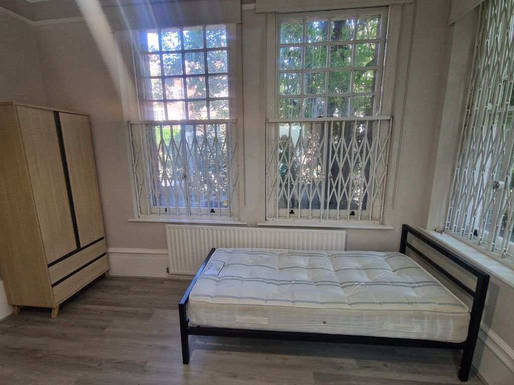 Property photo 1 of 3
