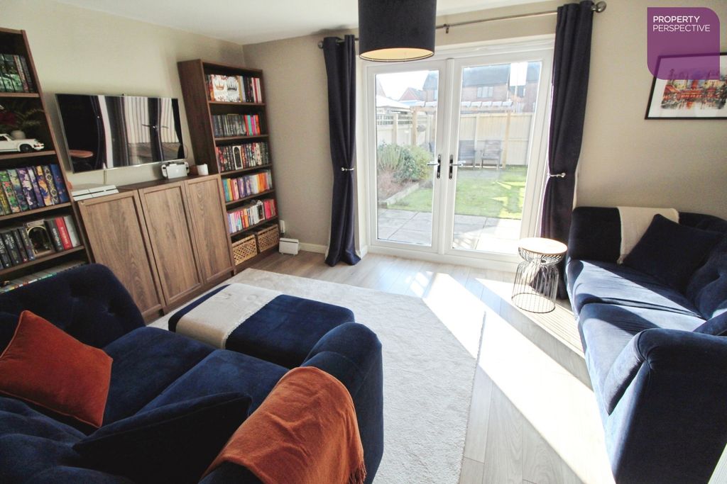 Property photo 2 of 9 Lounge