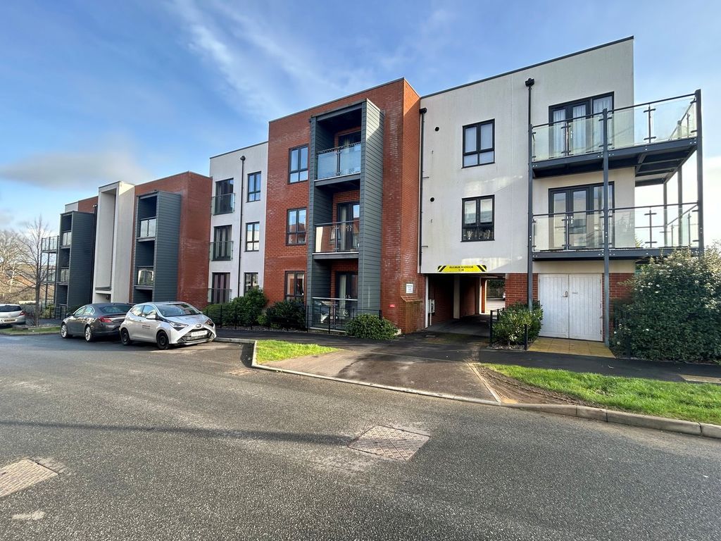 Property photo 1 of 12