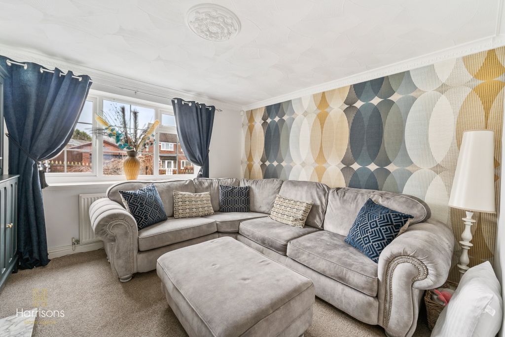 Property photo 2 of 45 4861611