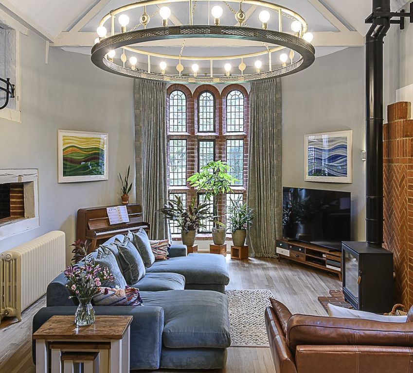 Property photo 2 of 28