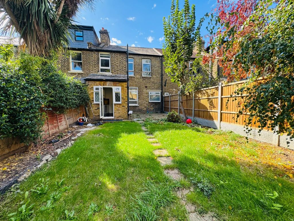 Property photo 2 of 17
