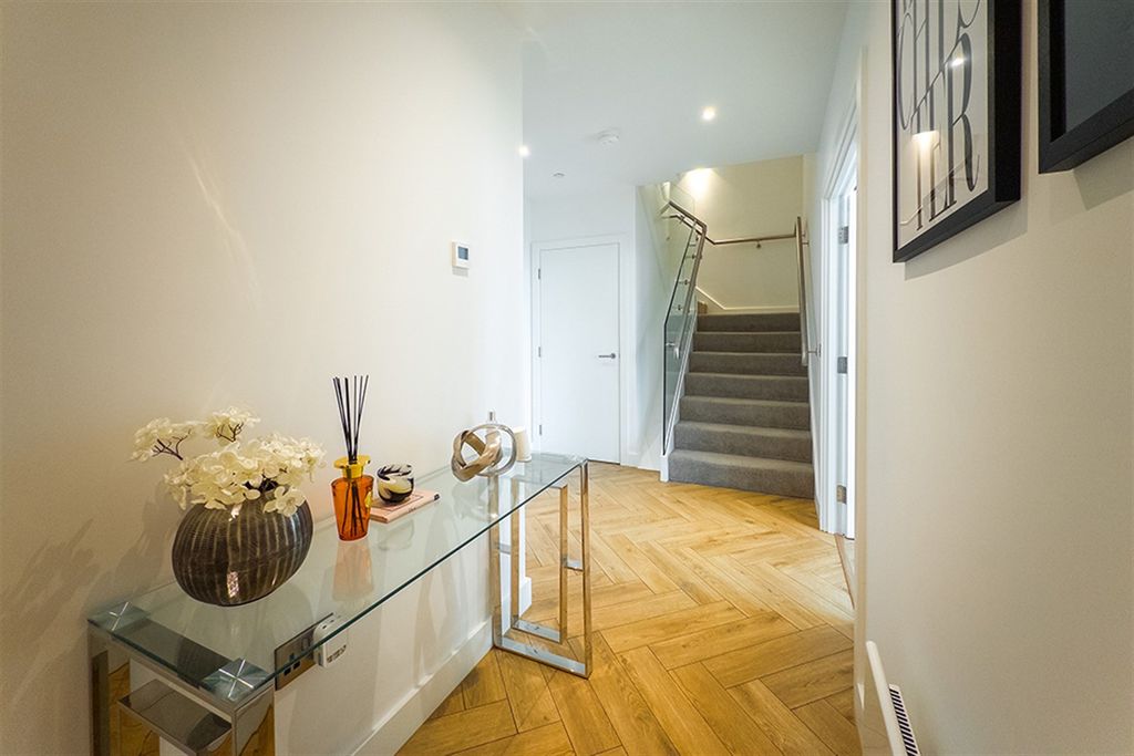 Additional image 5 of 3 bed flat to rentElizabeth Tower M15