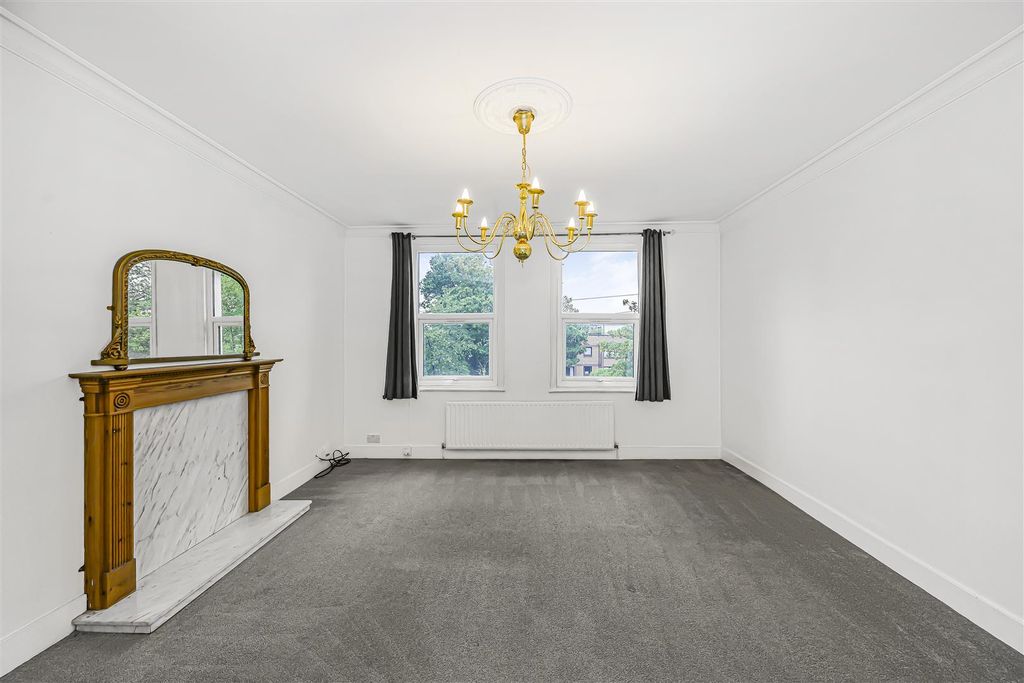 Property photo 2 of 16 47D Epping New Road-4.Jpg