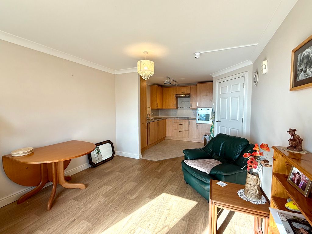 Property photo 3 of 8