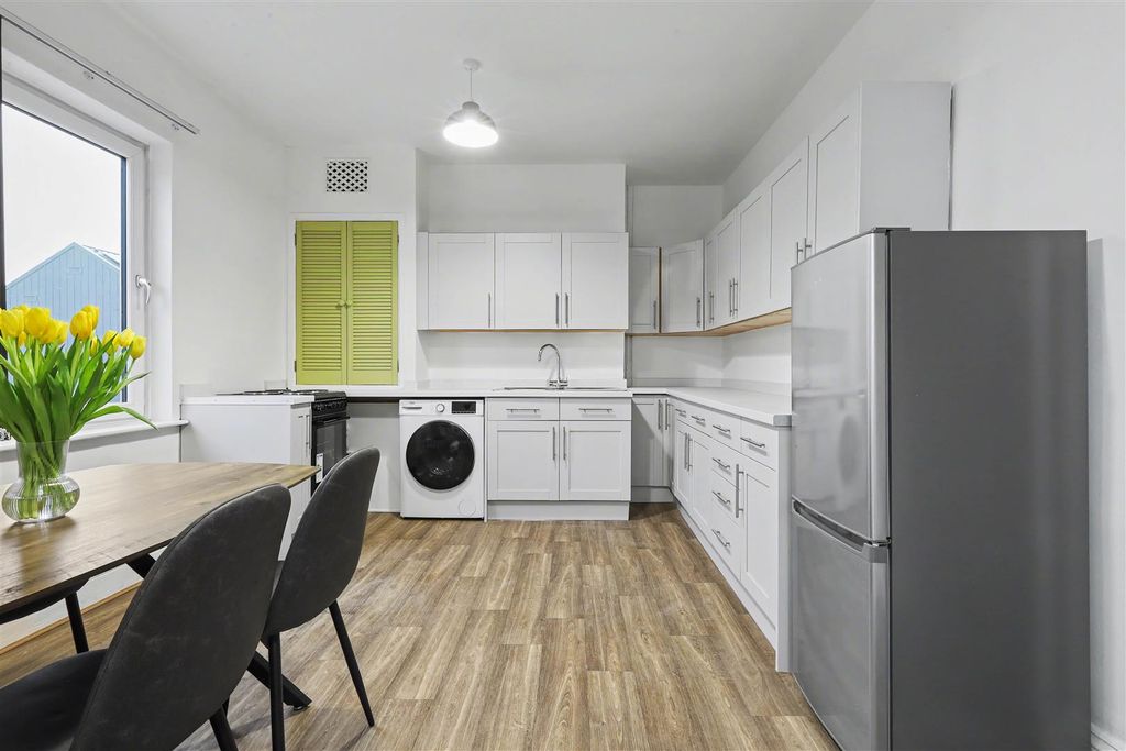 Property photo 2 of 15 320195.Jpg