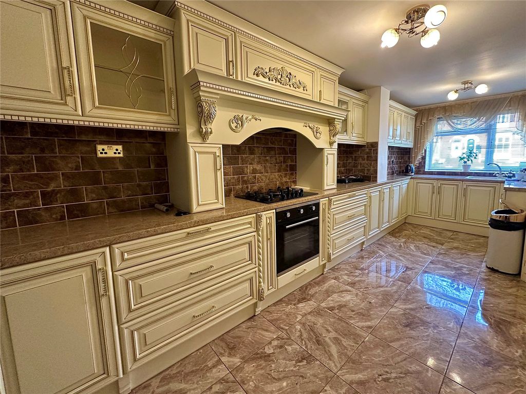 Property photo 3 of 24 Picture No. 15