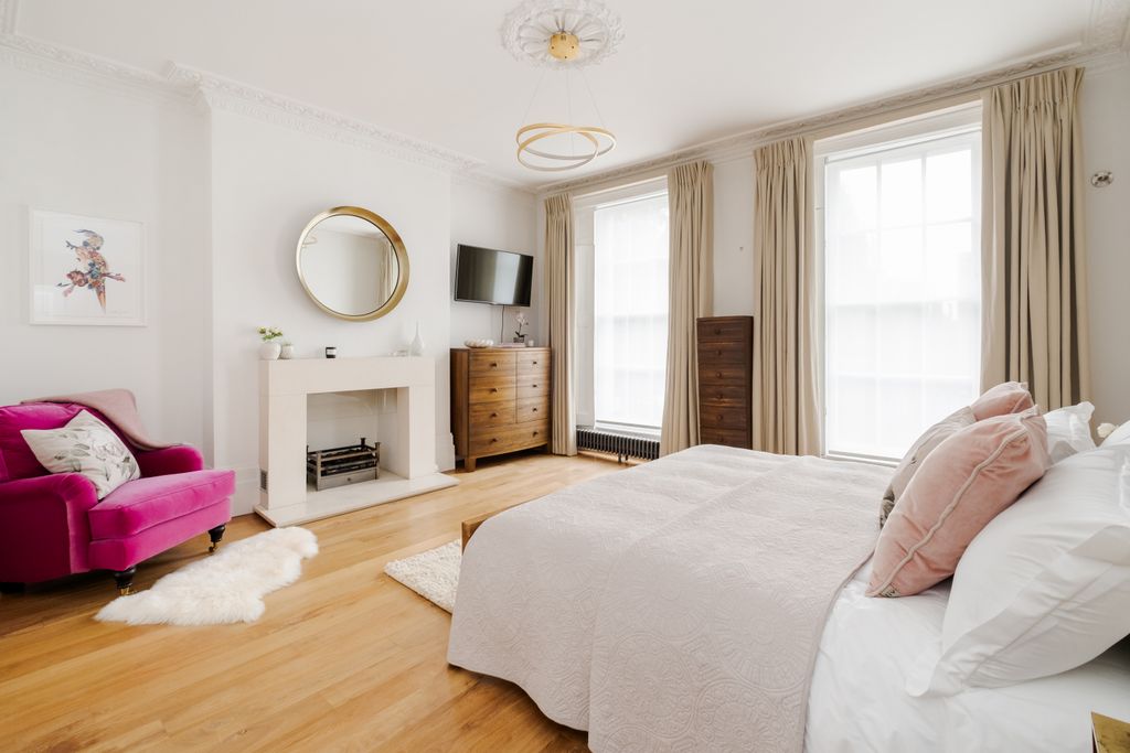 Property photo 3 of 34