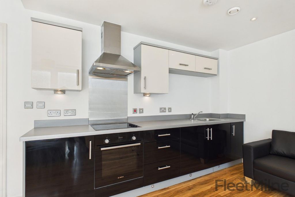 Property photo 2 of 6 Kitchen