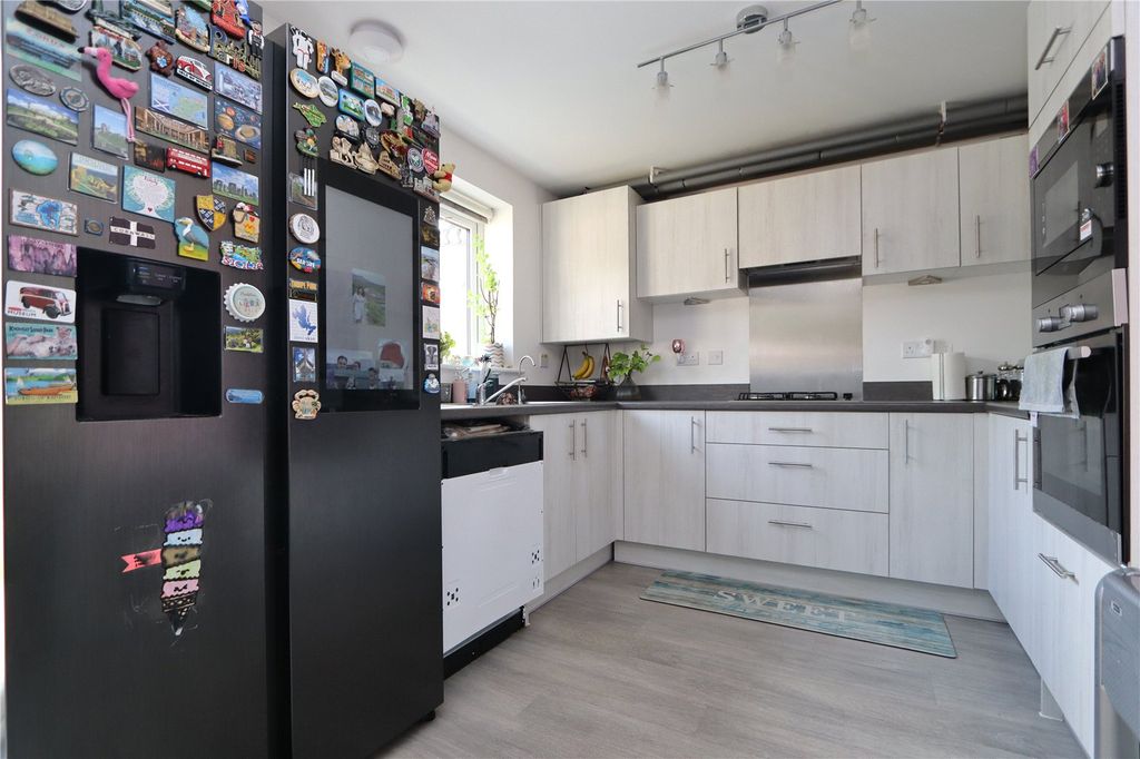 Property photo 2 of 16 Picture No. 08