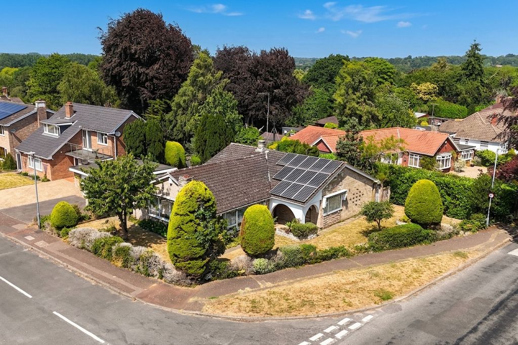 Property photo 1 of 33