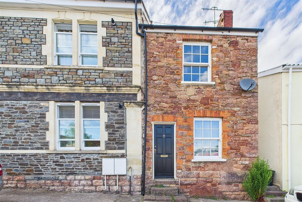 Property photo 1 of 9