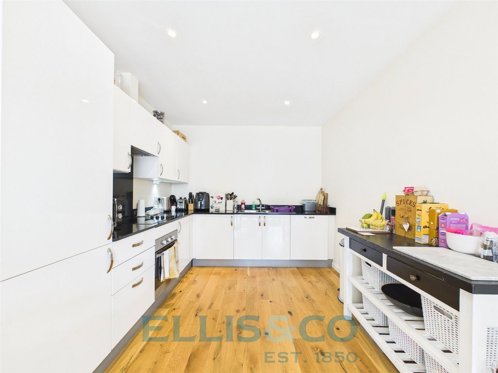 Property photo 2 of 11 Picture No. 01