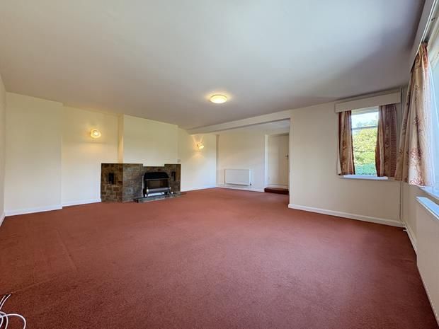 Property photo 3 of 20 Lounge 1