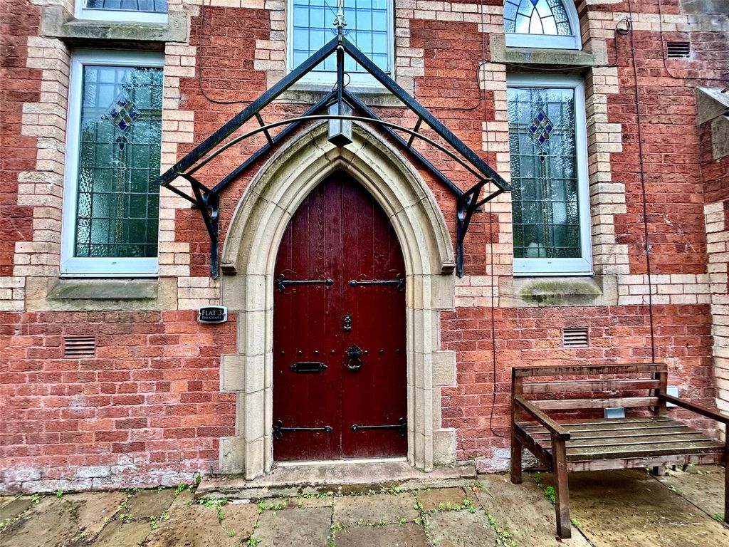 Property photo 2 of 21 Private Entrance